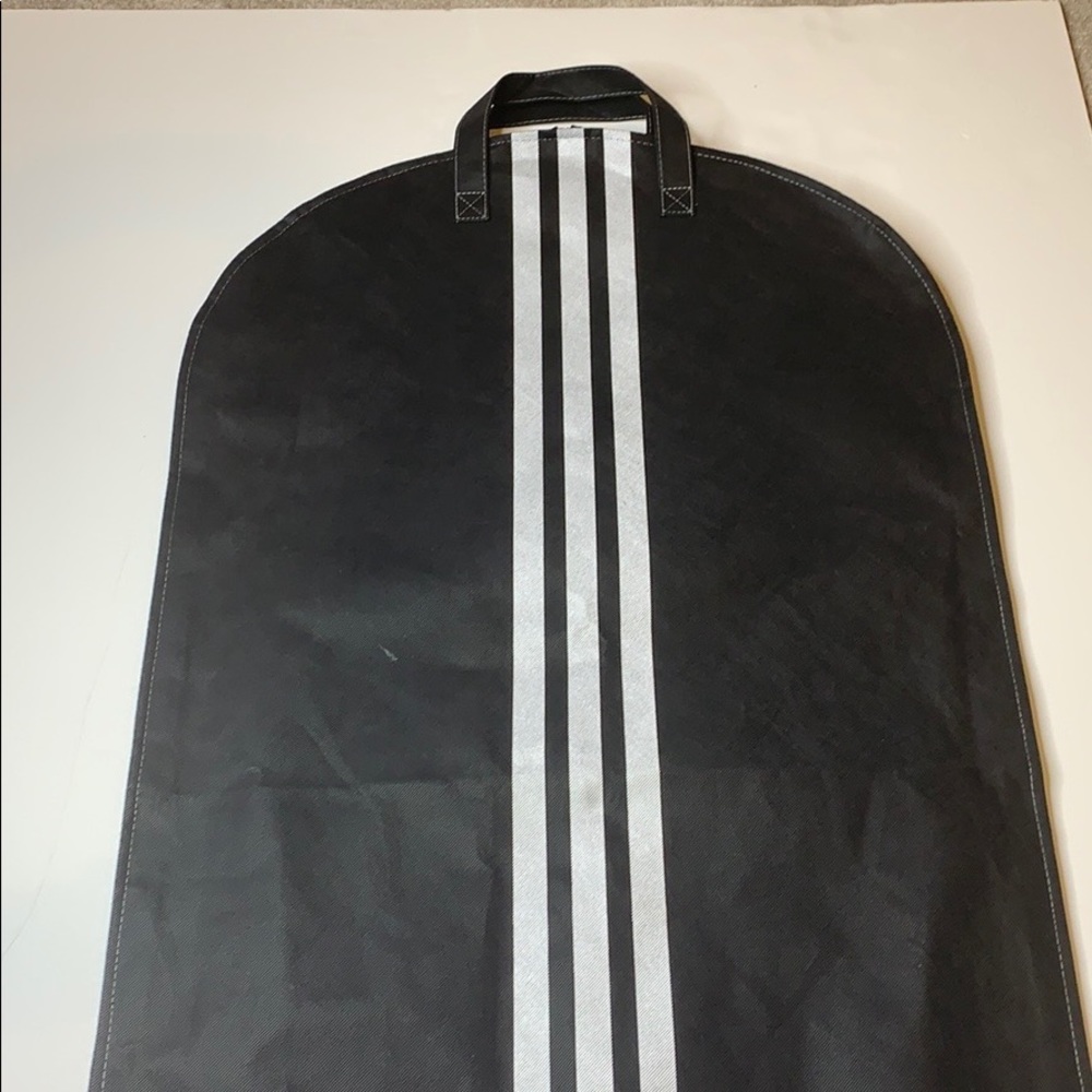 NBA Revolution 30 Garmet Bag - Picture 6 of 6